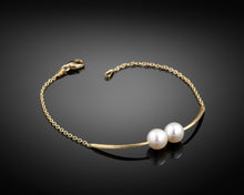 Load image into Gallery viewer, Cross Paths Pearls 18k Gold Bracelet