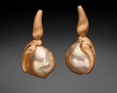 Hat Rin - Transformative Keshi Pearl Earrings