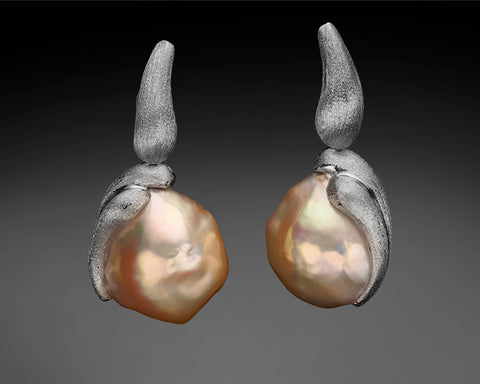 Hat Rin - Transformative Keshi Pearl Earrings