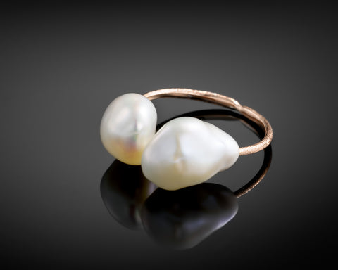 Backbone- Keshi Pearls Ring