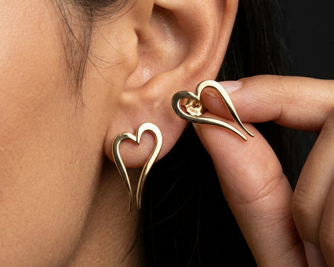 Flam Earrings – 18K Yellow Gold Heart-Shaped Studs
