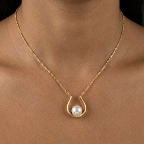 Pray - Horseshoe Pearl Necklace