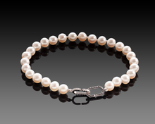 Load image into Gallery viewer, White Pearl &amp; Diamonds Bracelet.