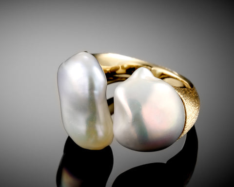 Handmade 18K gold open ring set with two Keshi baroque pearls, 16 x 9 mm each