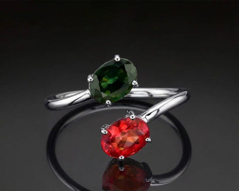 Majoris cocktail ring in white gold with green tourmaline and rubellite