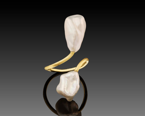 Ocean Bloom open twist ring in yellow gold with two freshwater keshi pearls, one at each end
