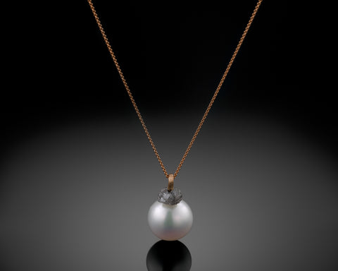 Earth raw diamond and pearl necklace in 18K rose gold