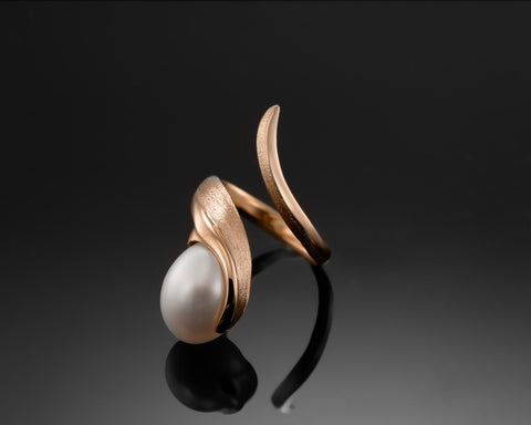 Handmade 18K rose gold open ring with a white oval drop pearl