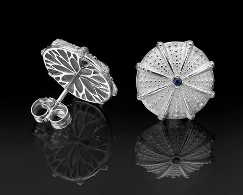 Sea Urchin stud earrings, 13 mm, in white gold with blue sapphires, front and pierced back