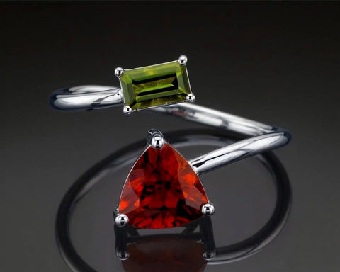 Tauri cocktail ring in white gold with orange and green tourmalines