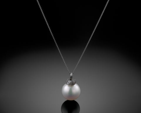 Earth raw diamond and pearl necklace in 18K white gold
