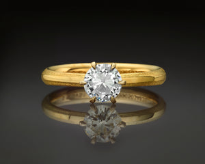 "Noa"- Round Brilliant Diamond Engagement Ring.