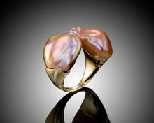 Load image into Gallery viewer, &quot;Sky&quot;- 18K Keshi Baroque Open Ring.