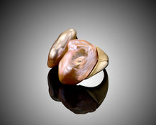 Load image into Gallery viewer, &quot;Sky&quot;- 18K Keshi Baroque Open Ring.