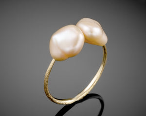 "Backbone"- Keshi Pearls Ring.