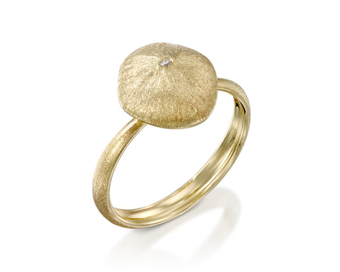 Cushion Star – Yellow Gold Solitaire Nugget Ring