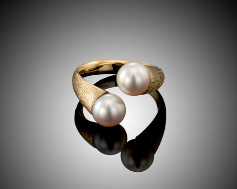 Handmade 18K yellow gold twisted open ring with two white freshwater pearls