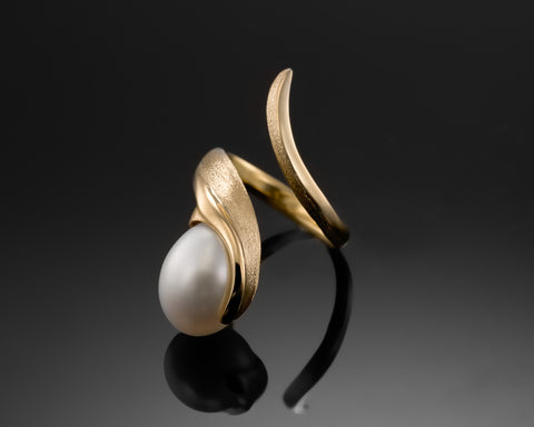 Handmade 18K yellow gold open ring with a white oval drop pearl