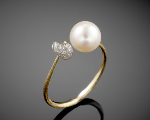 Stardust raw diamond and pearl ring, brushed 14K yellow gold band